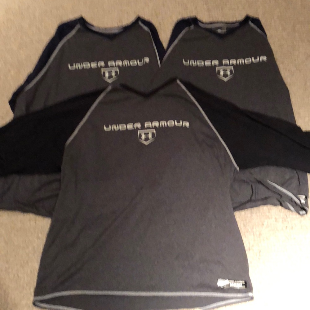 Under Armour 3/4 sleeve t-shirts.